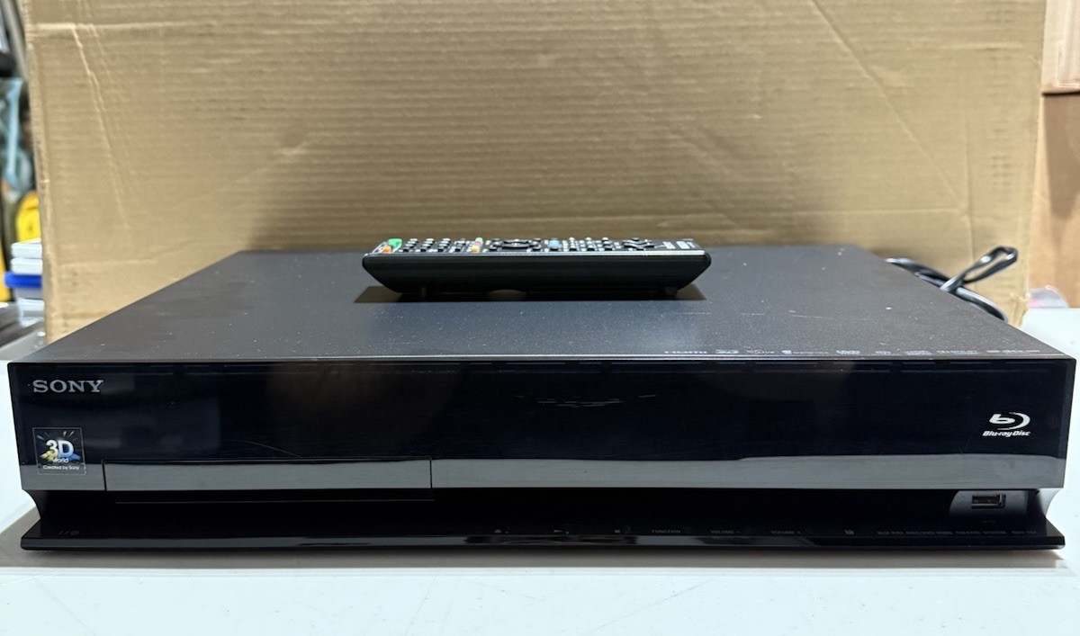 Sony Blu-Ray Disc/DVD Home Theater System Receiver 3D HBD-T57 w Remote