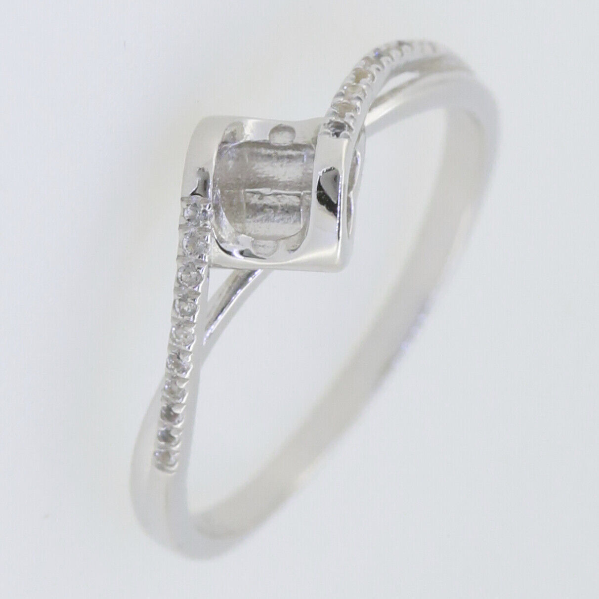 Sterling Silver Semi Mount Ring Setting Round RD 4X4mm White Topaz or Moissanite