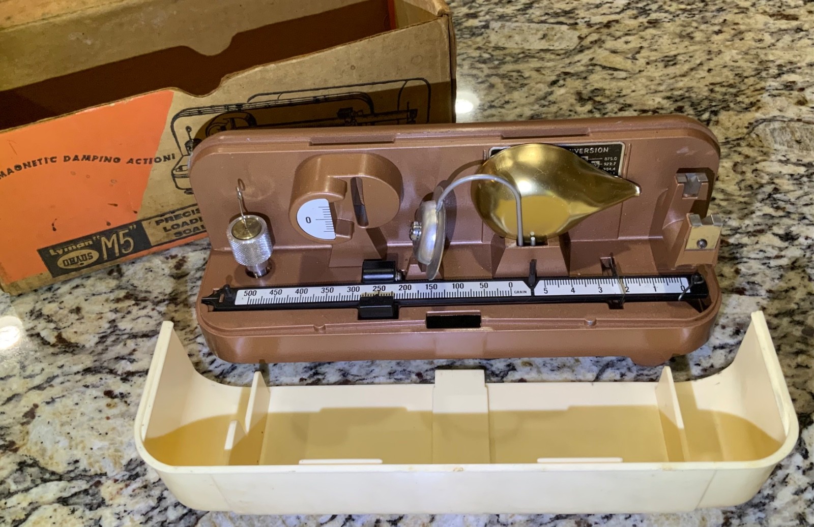 Lyman Ohaus M-5 Reloading Grain Balance Beam Scale Vintage with Case USA