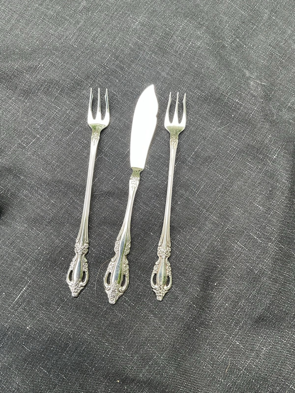 ONEIDA RAPHAEL Stainless Steel USA Flatware Set 101 Pieces