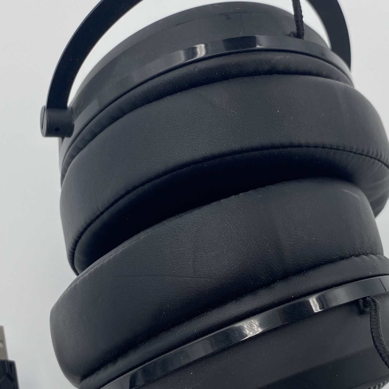 Eluktronics Covert Cans Wireless Gaming Headset