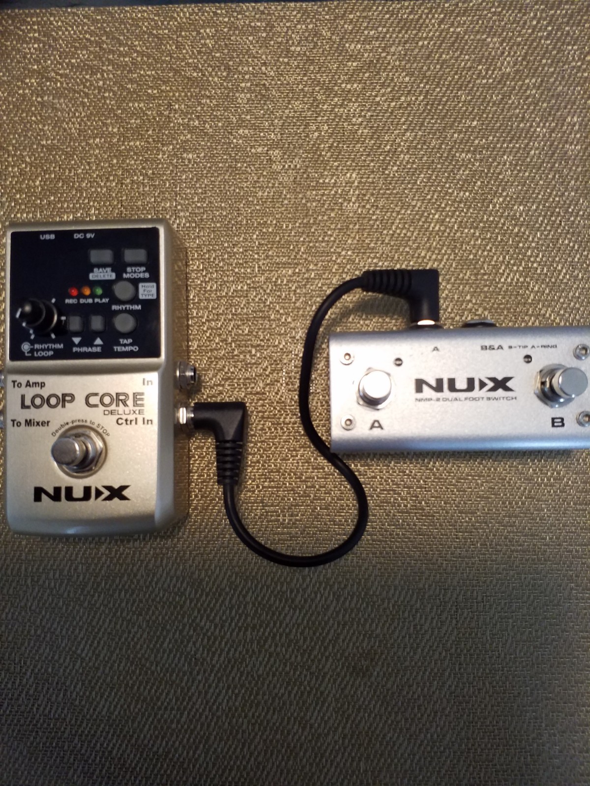 NUX Loop Core Deluxe Looper Pedal & Dual Footswitch