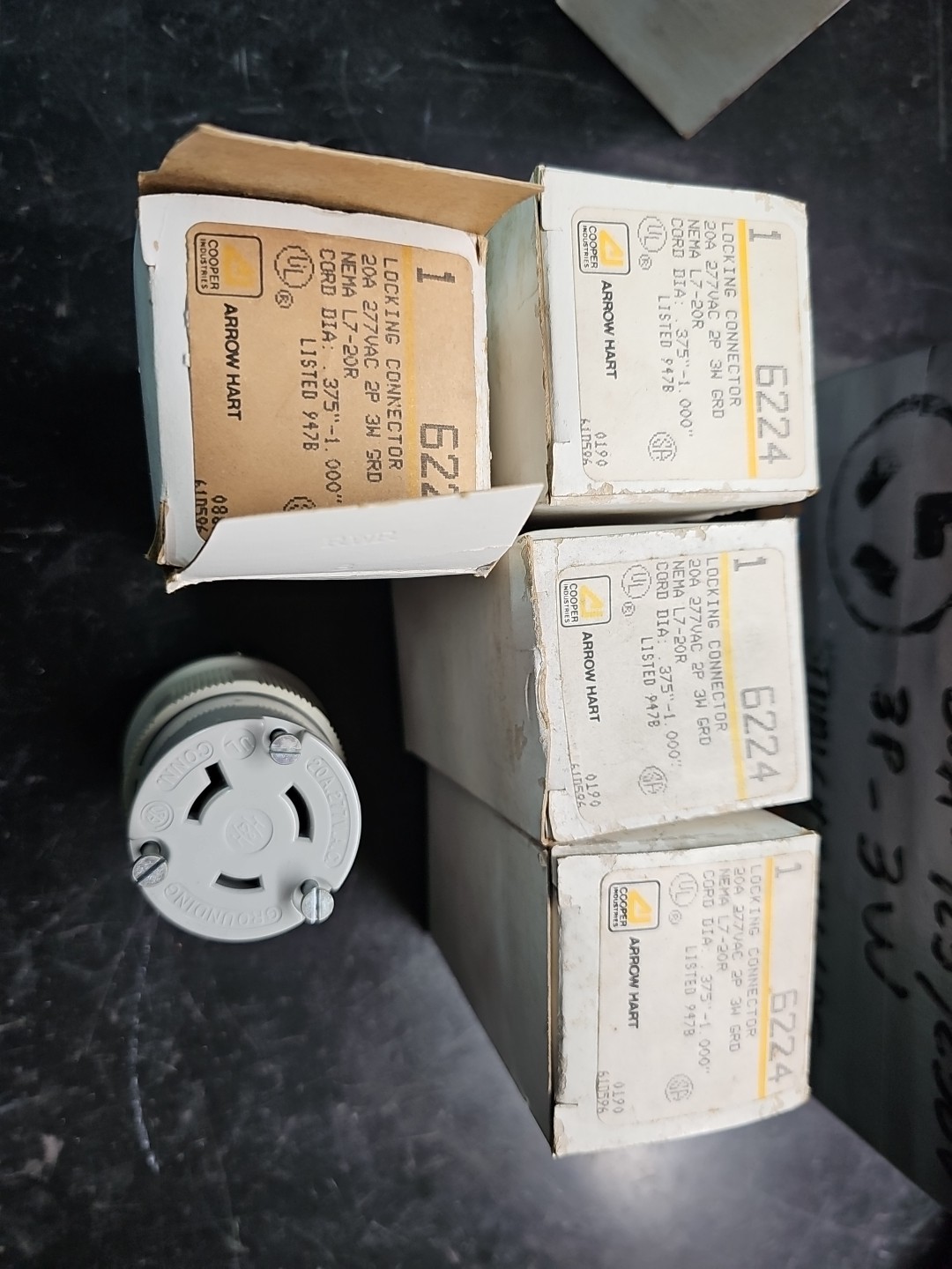 Lot 4 Arrow Hart 20A 277V Locking Plug L7-20r 2p 3w Grd Nema