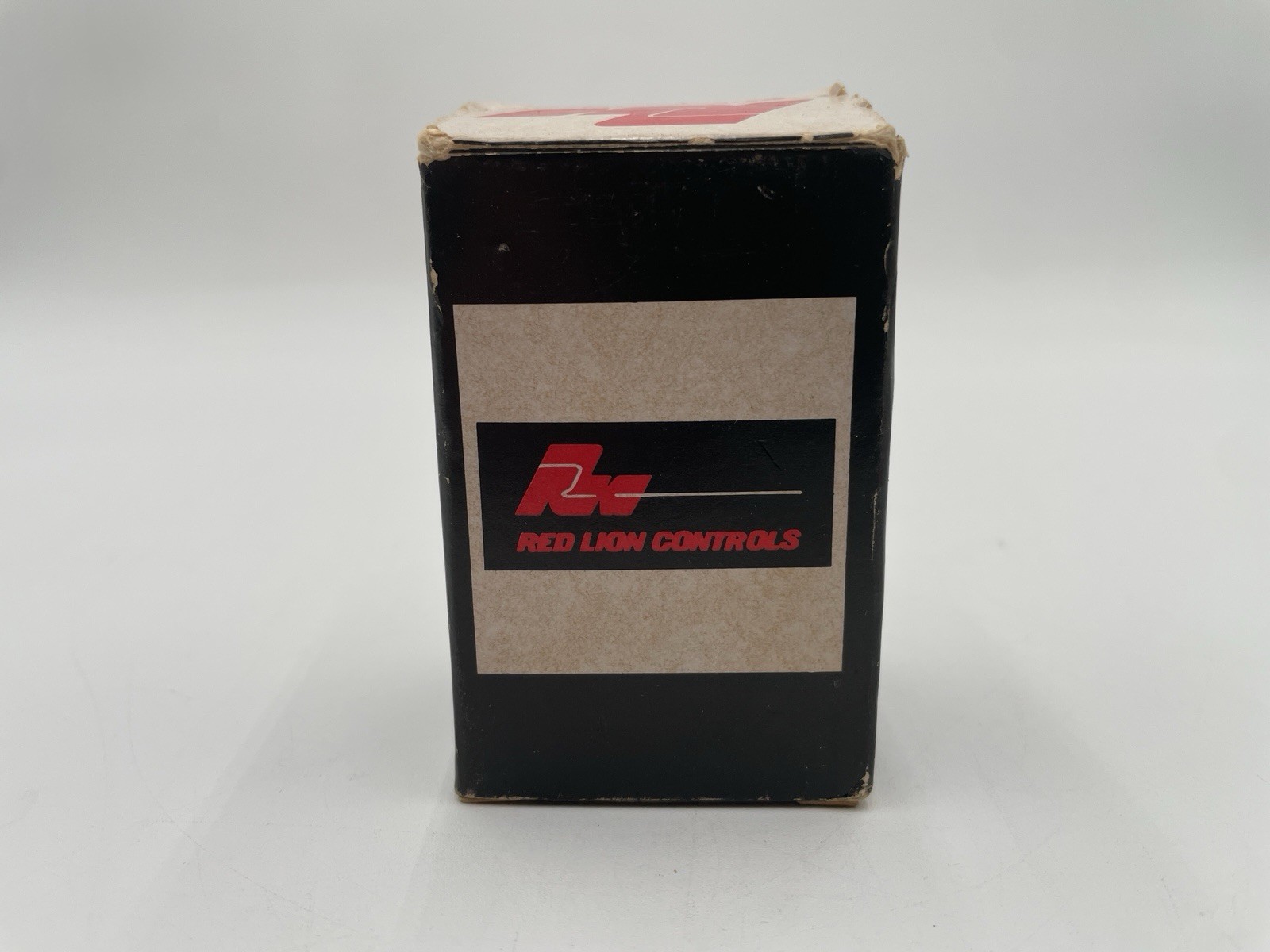 RED LION CONTROLS CUB3T010 SWITCH CONTACT HOUR METER