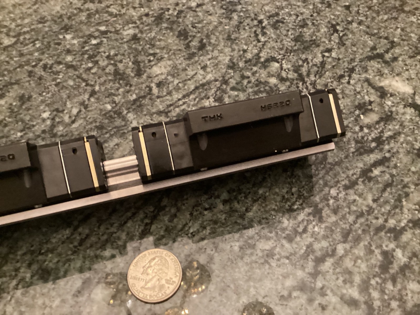 THK L1986 HSR20A2QZUU+220LP-11 linear slide assembly precision unit