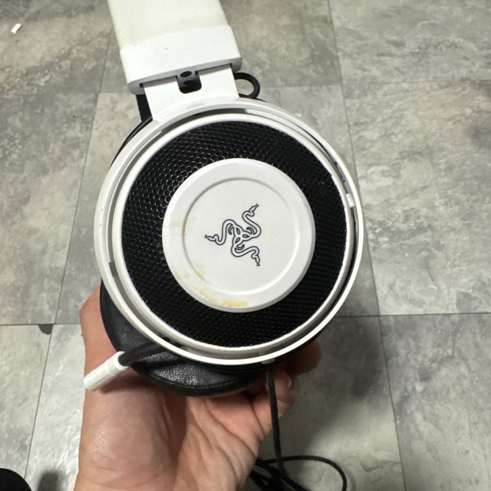 Razer Kraken Pro V2 Gaming Headset - Whote Microphone