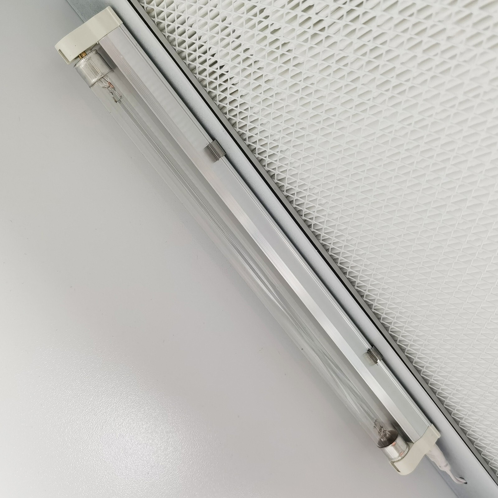 Samples Protective Cabinet 3 um Mini Laminar Flow Cabinet LED Cleaning Table