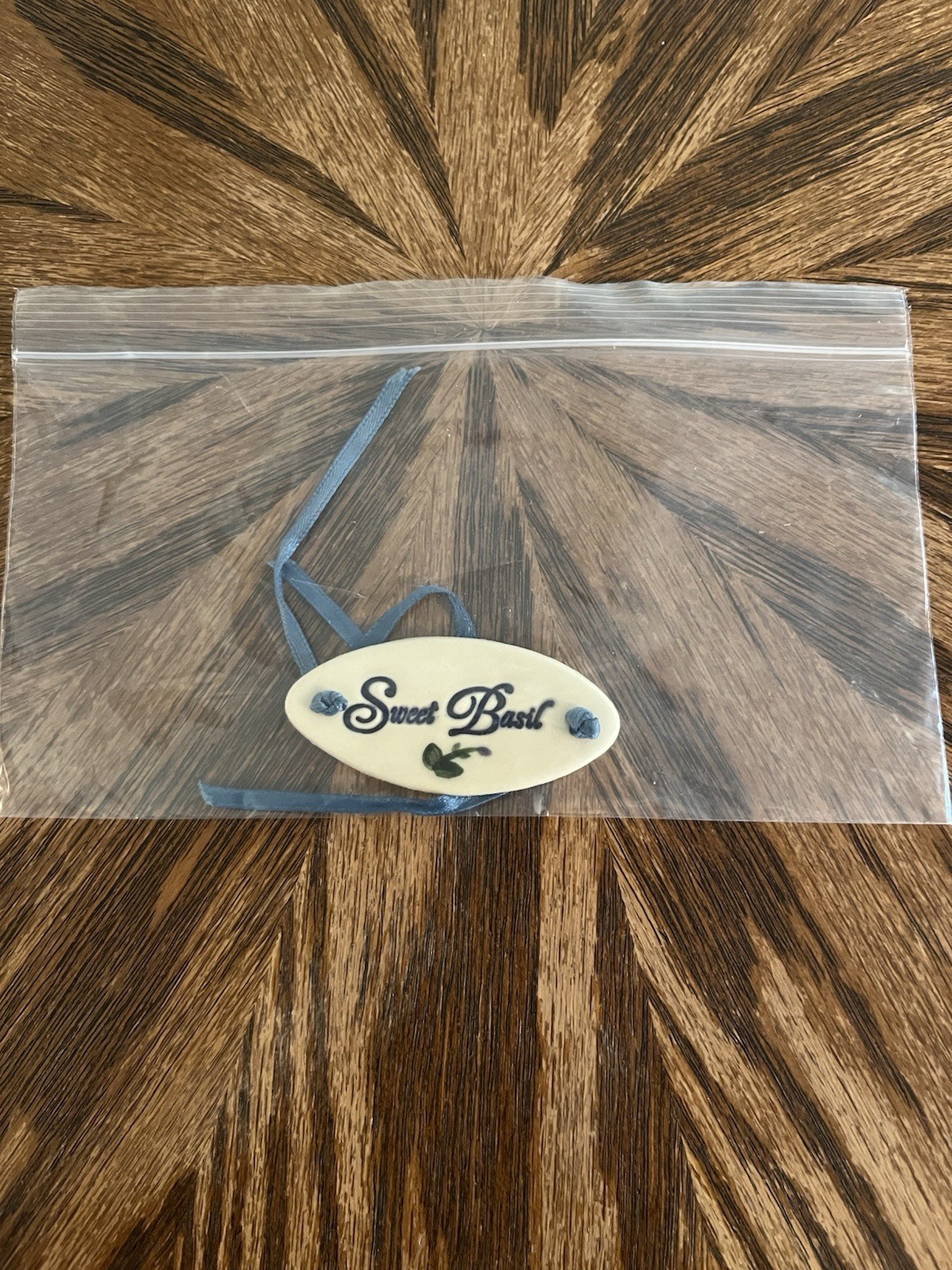 Longaberger Sweet Basil Tie On