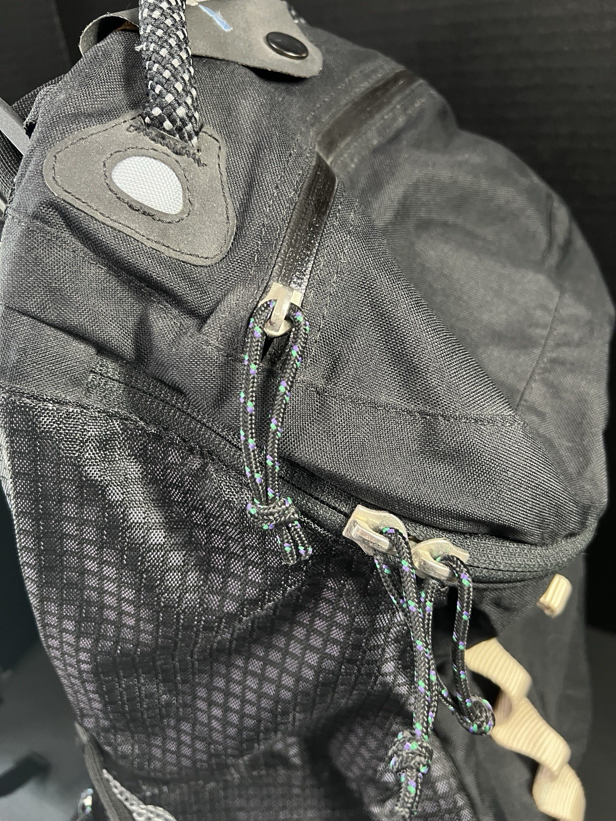 Kelty Whitney 1900 Black Backpack Hiking Hydration Daypack Style 22033060