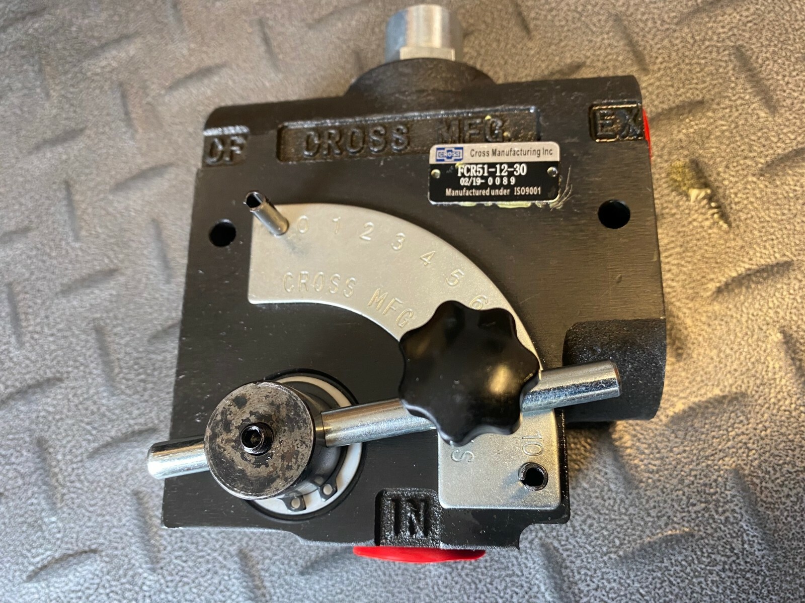 FCR51-10-16, 16GPM SAE10 Pressure Compensating Var Flow Control Valve, relief