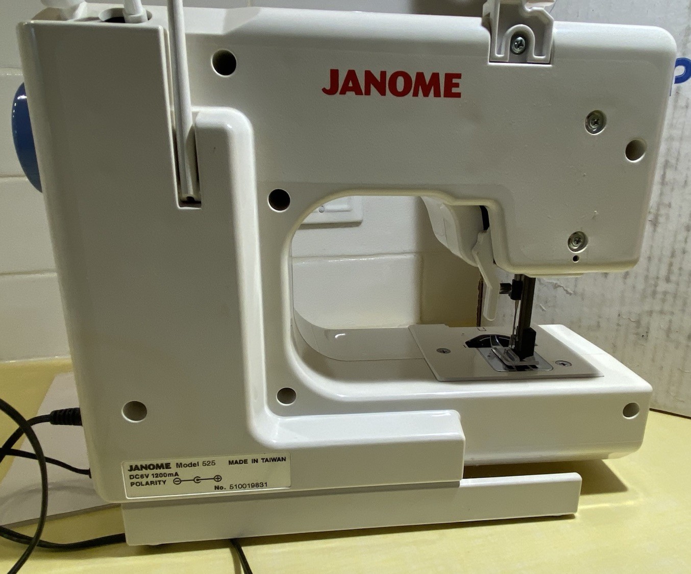 Janome Sew Mini PETITE Sewing Machine 525 With Manual Boxed -Missing Bobbin