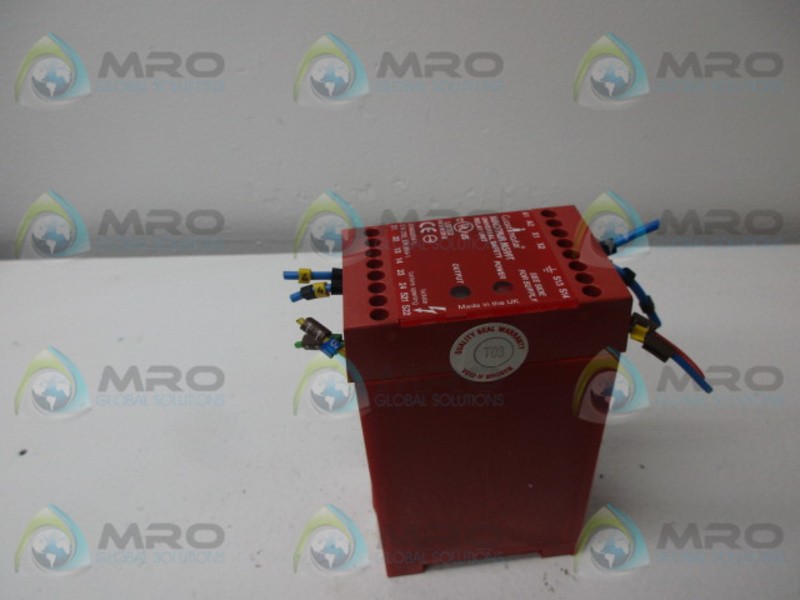 ALLEN BRADLEY 23027 SAFETY RELAY UNMP