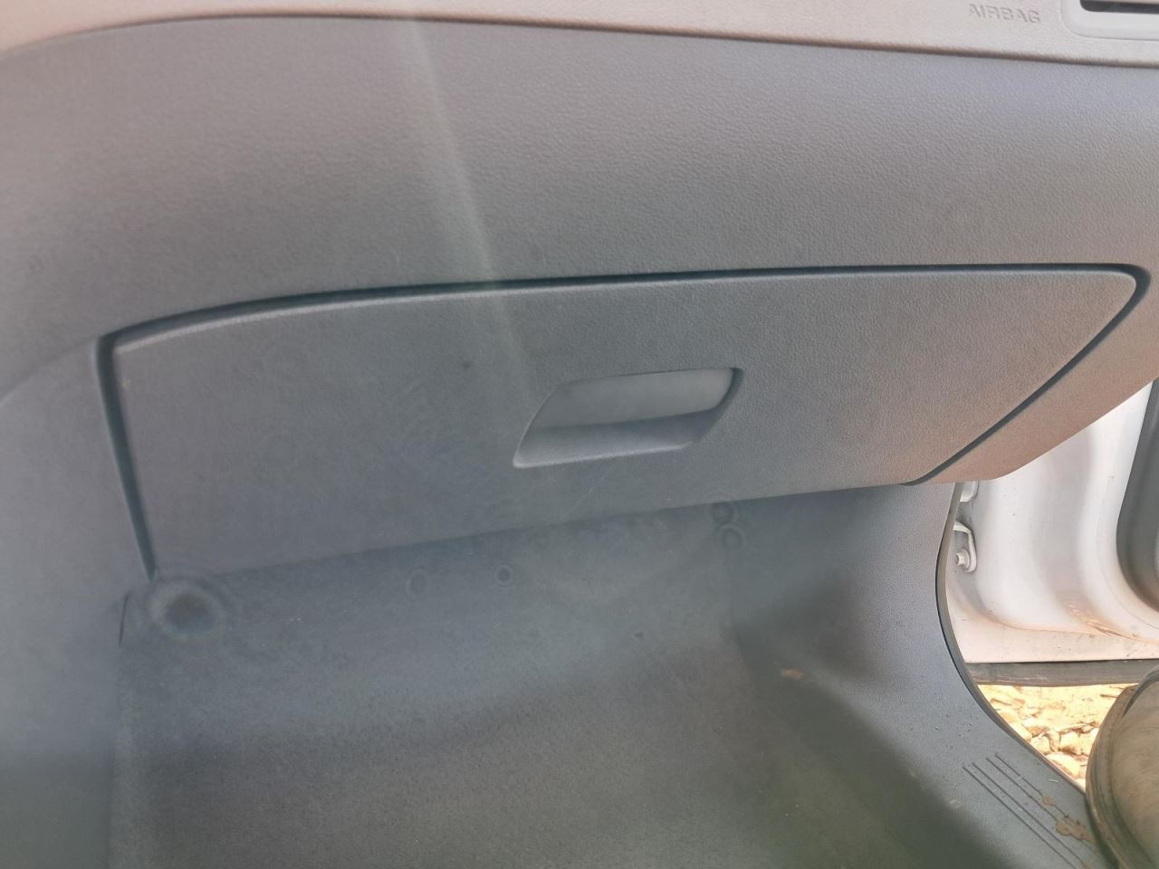 MALIBU    2010 Glove Box 4794345
