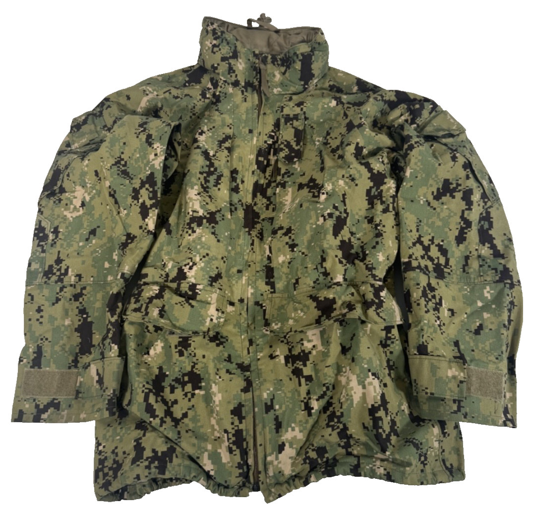 US Navy NWU Type III AOR2 Gore-Tex Parka Jacket Size Medium Regular