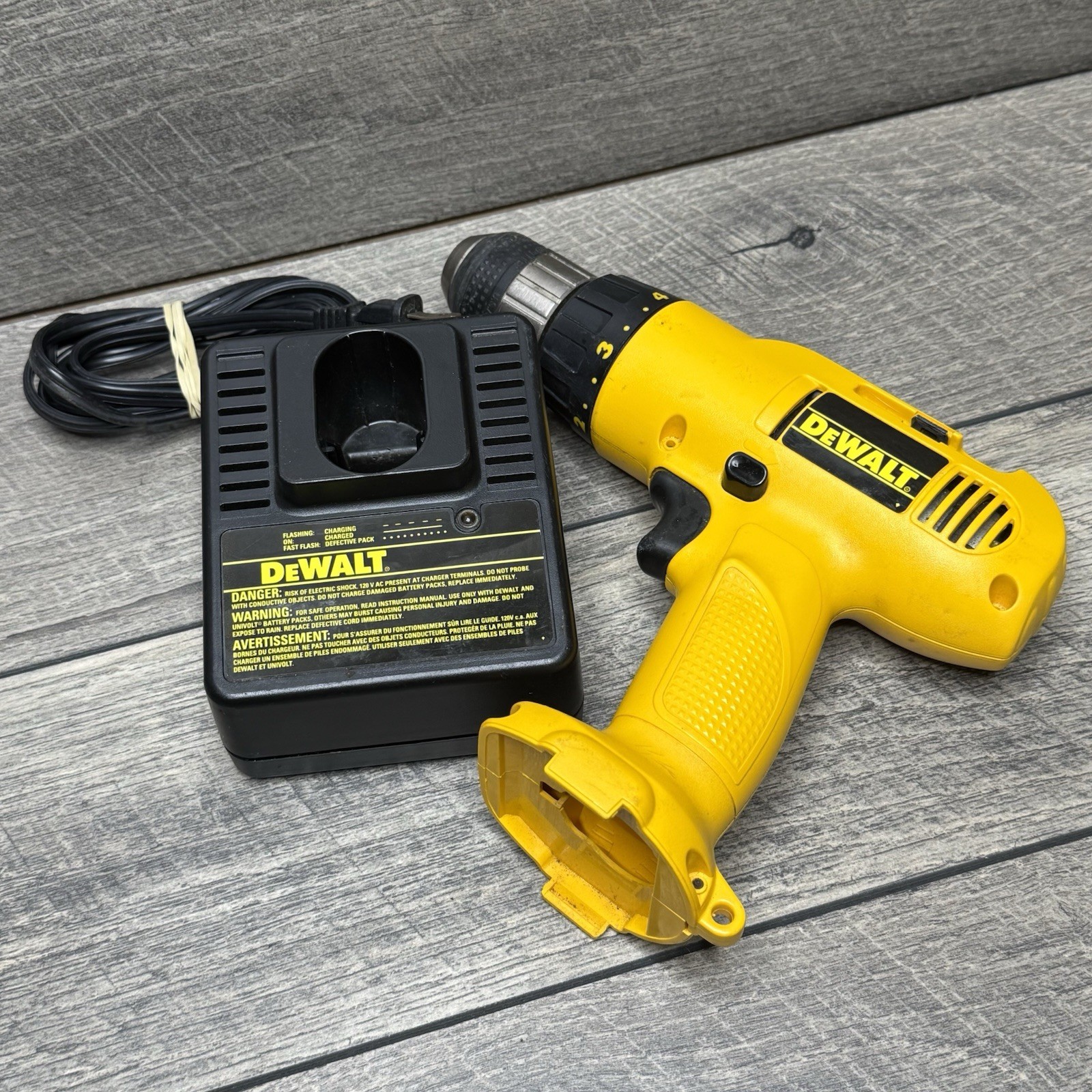 DeWalt DW952 9.6V Adjustable Clutch Cordless 3/8" VSR Drill & DW9104 Charger