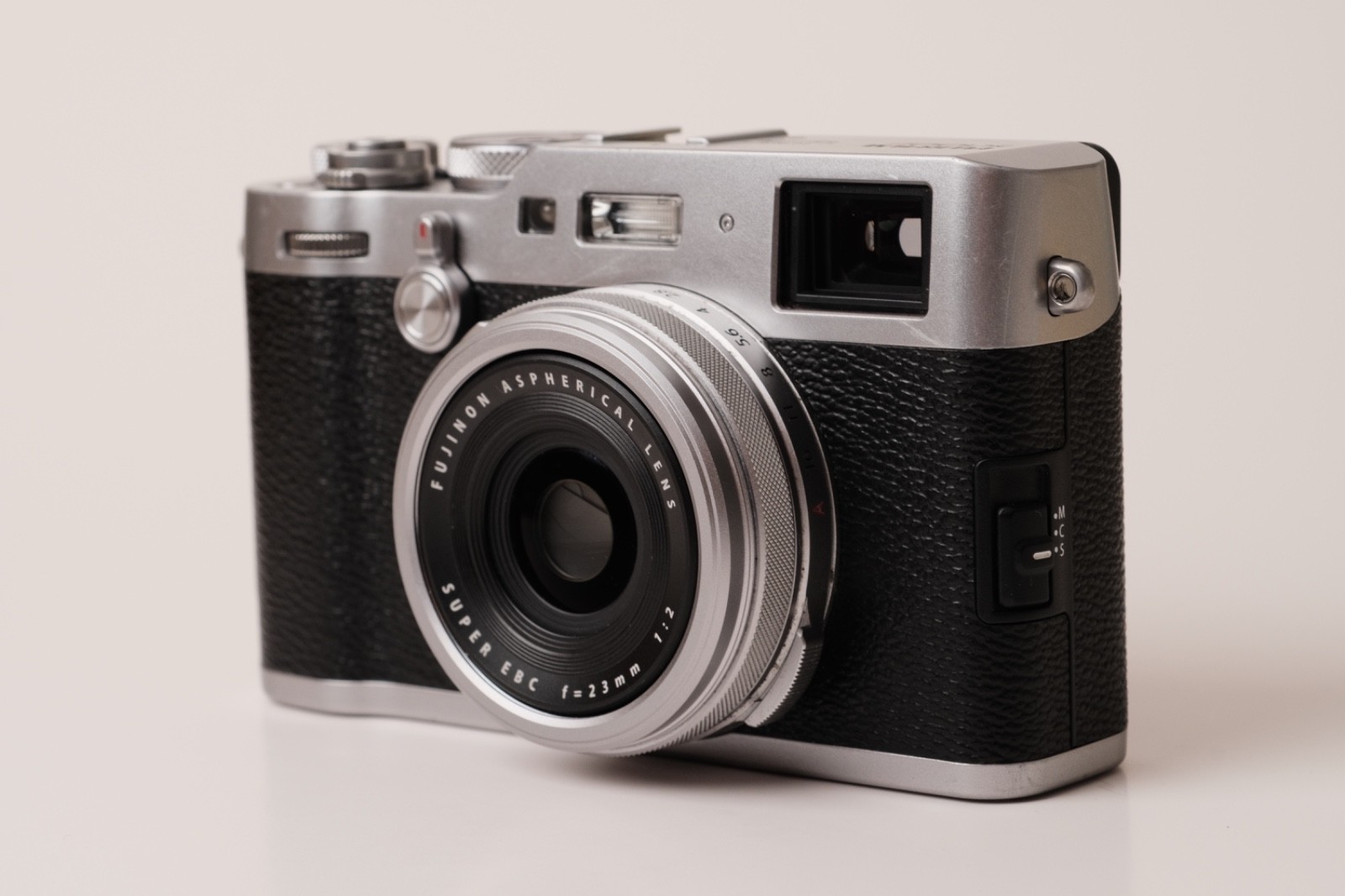 [Excellent] Fujifilm X100F 24.3MP Mirrorless Compact Digital Camera - Silver