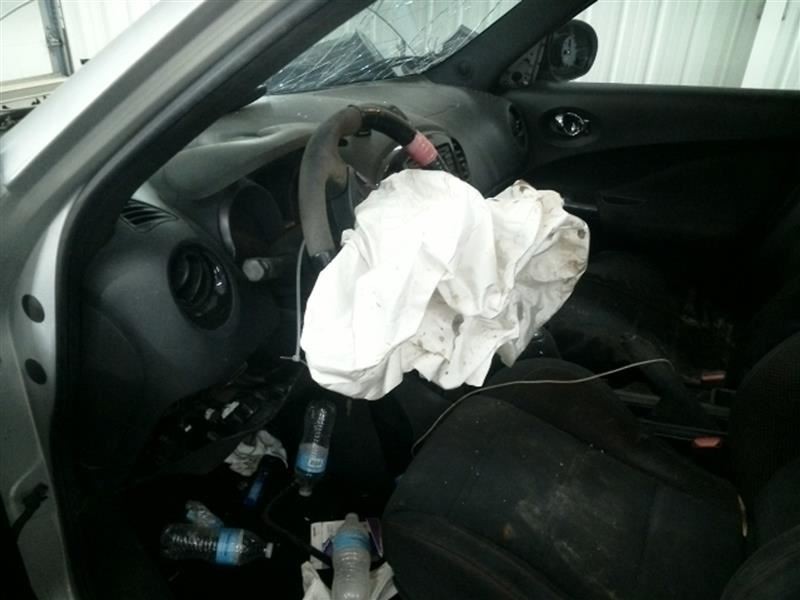 Driver Left Front Spindle/Knuckle Fits 11-25 LEAF 104685757