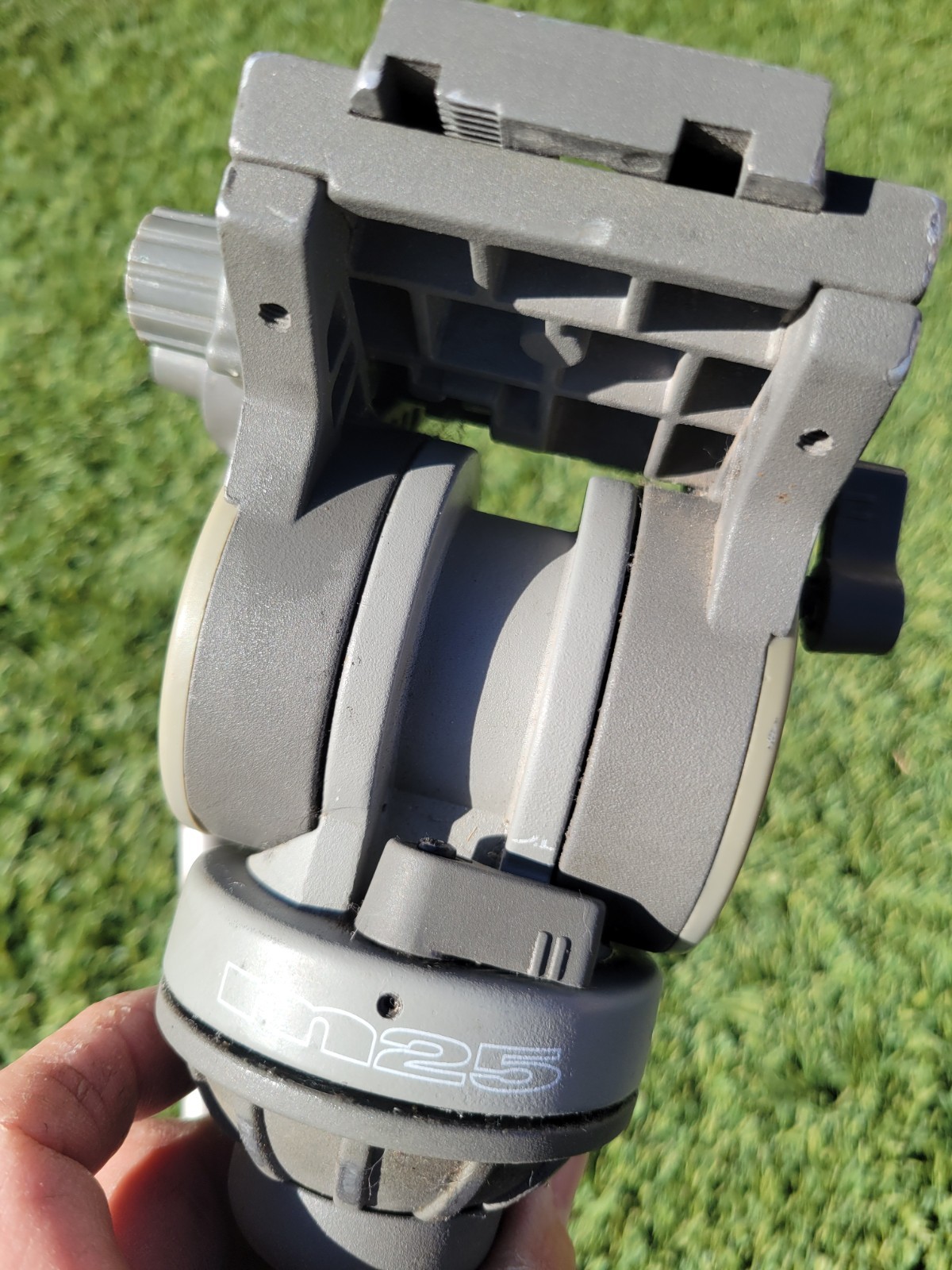 Matthews Studio Equipment M25 Tripod Head Good Working Condition Photography