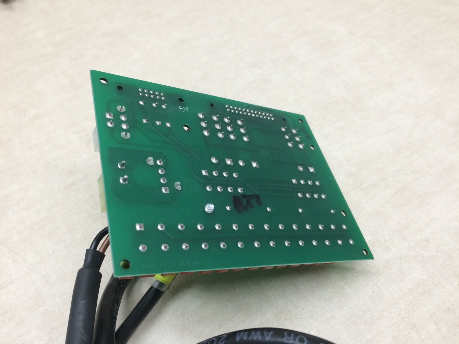APC 640-4122E EPO Ancillary Interface Module w/ Cords
