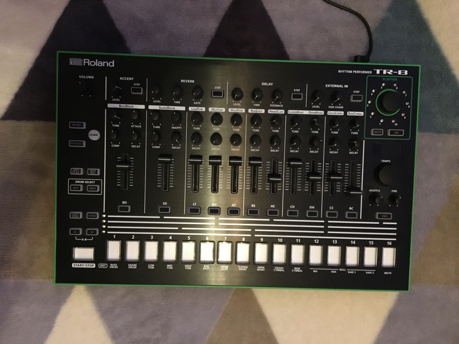 Roland TR-8 TR8 TR 8 Drum Machine Aira
