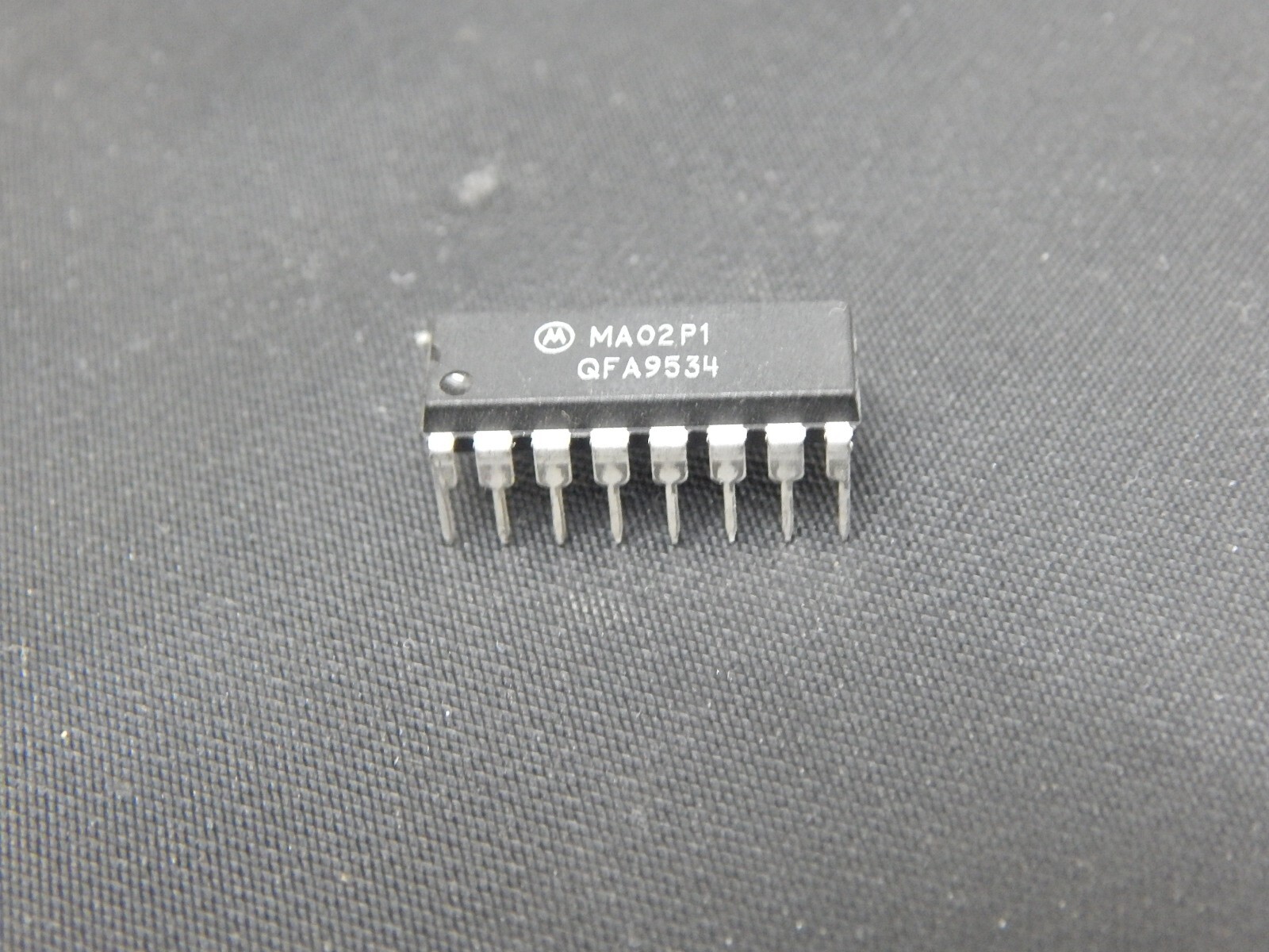 MOTOROLA MA02P1 16 PIN DIP IC - USA SELLER FAST SHIPPING