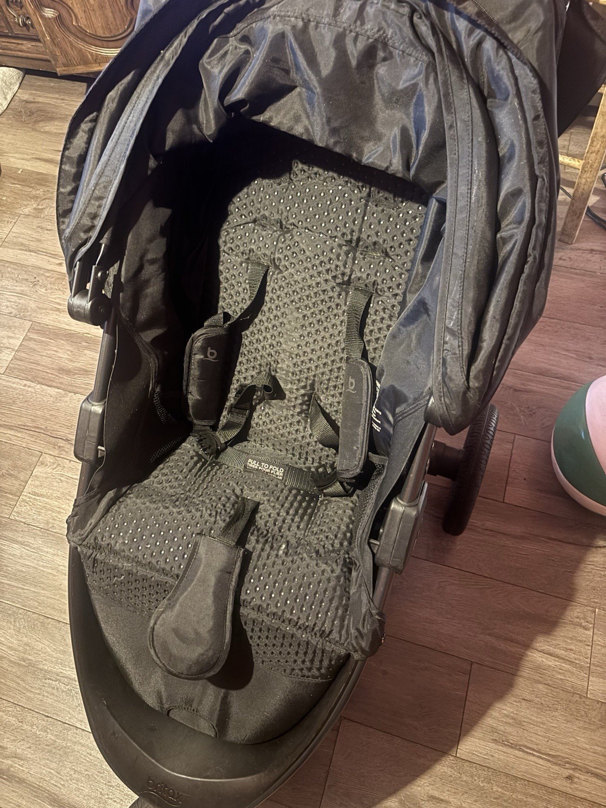 BOB Black Single Jogger Stroller Folding Canopy Adjustable Handles Rubber Tires