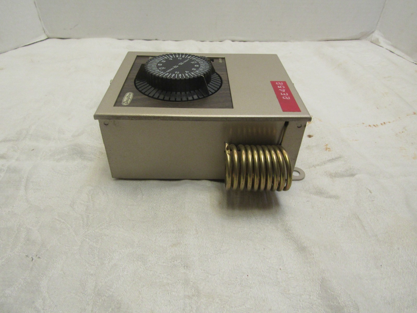 Dayton 2E452 Temperature Set-Back Control Thermostat New in Box FREE SHIPPING