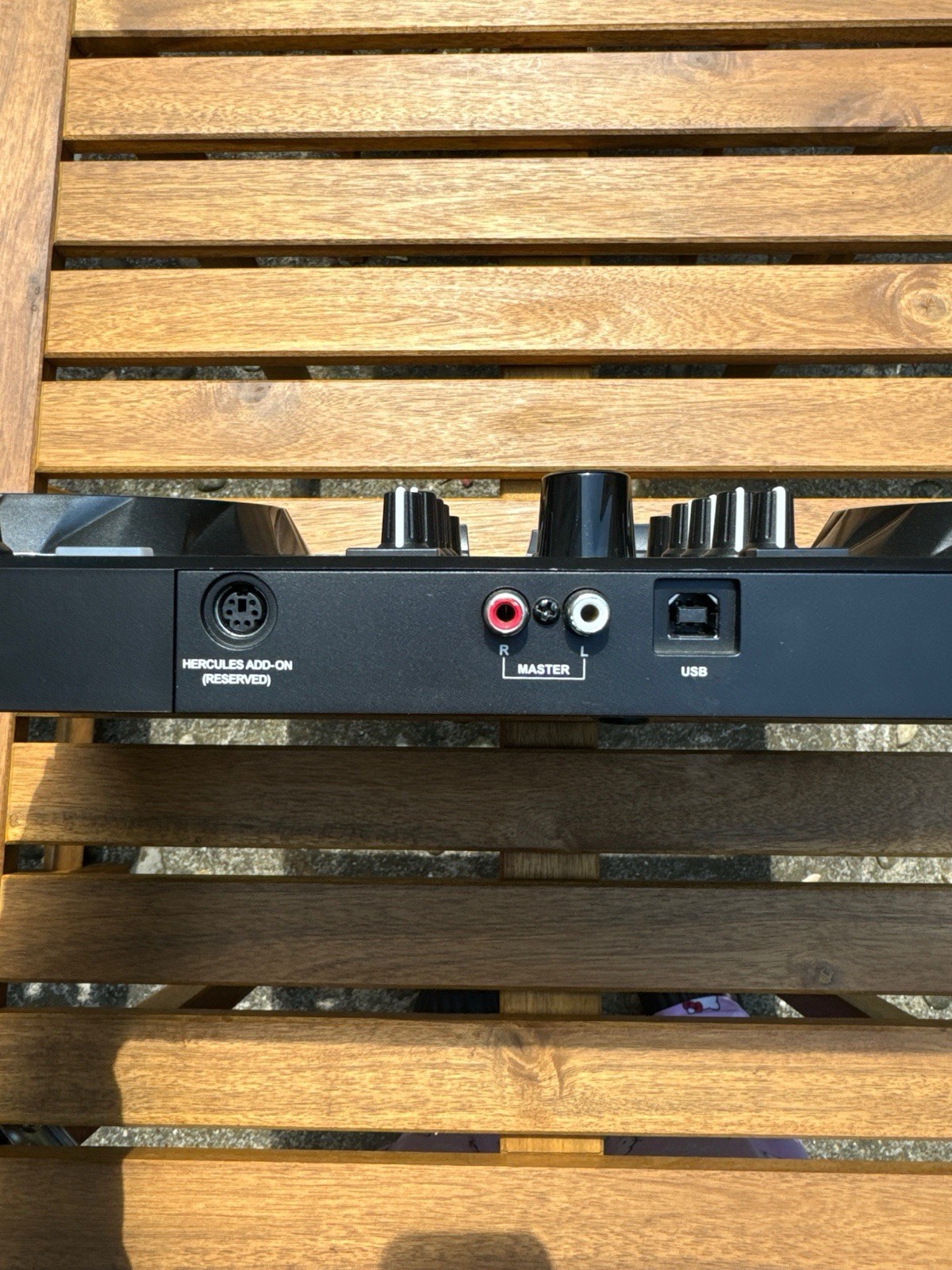 Hercules Inpulse 300 DJ Console (Windows-Mac usb serato-djuced)