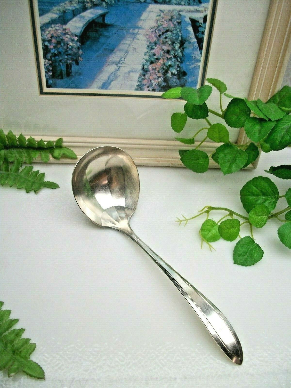 Oneida Silver  Nobilty Plate   REVERIE   Silverplate  Gravy Serving Ladle  1937