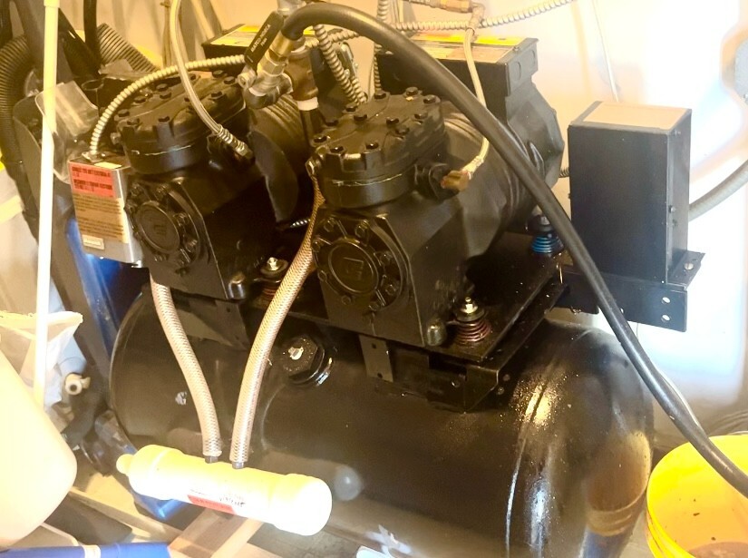 Matrx Dual DENTAL Air Compressor 4-6 User 208/230V (fully tested)CAN SHIP