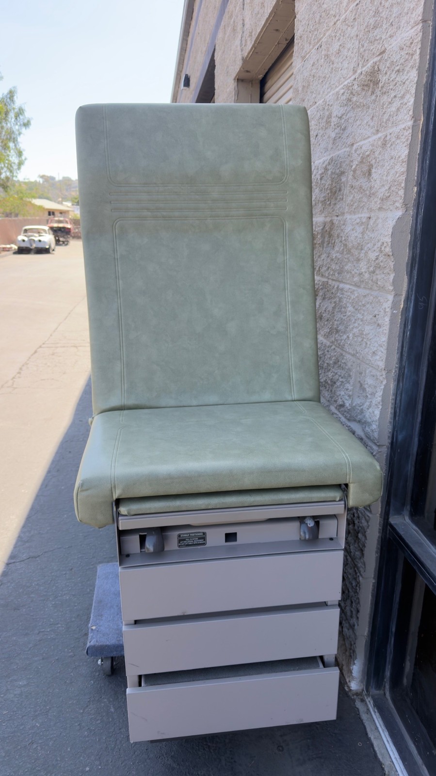 Midmark 104 Medical Examination Table