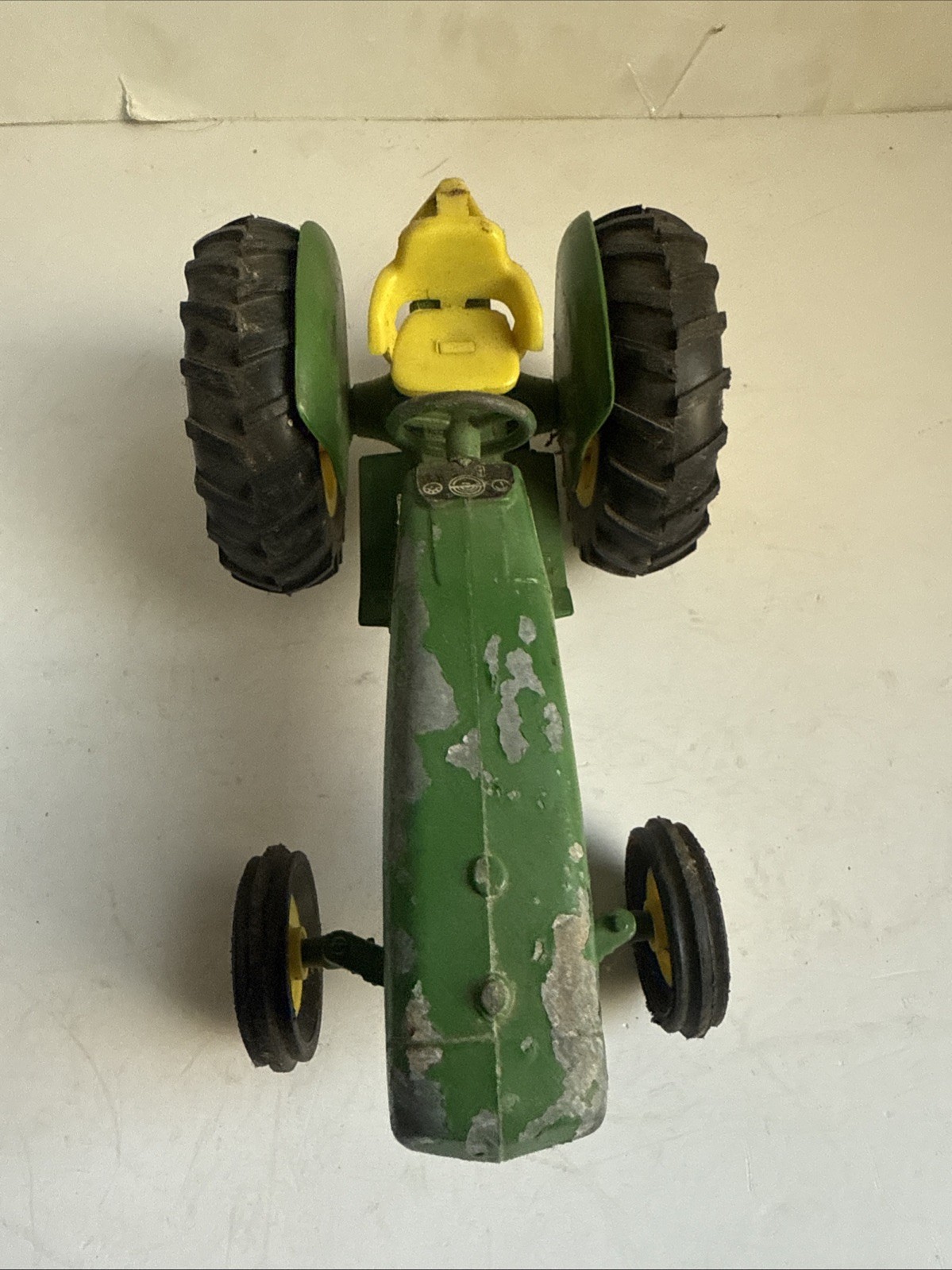 ERTL 1/16 John Deere Utility Tractor (32)