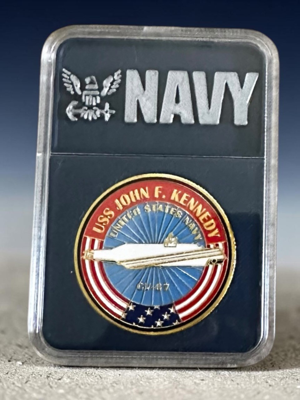 USS JOHN F. KENNEDY CV-67 Challenge Coin USN-US NAVY in Display Case ·NEW·