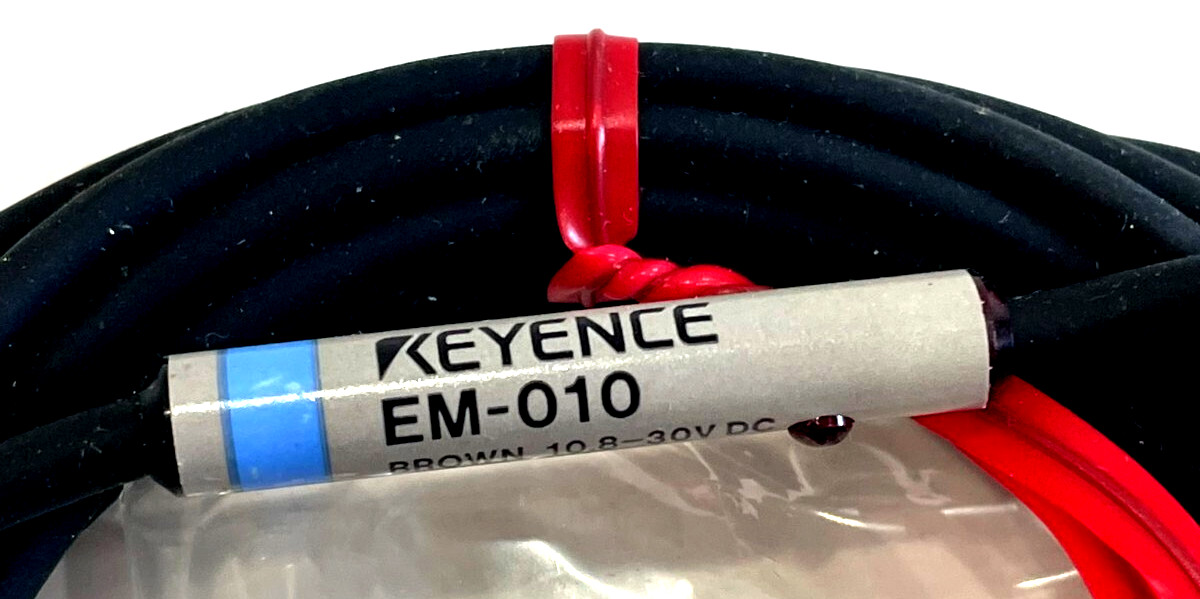 NEW KEYENCE EM-010 PROXIMITY SWITCH EM010