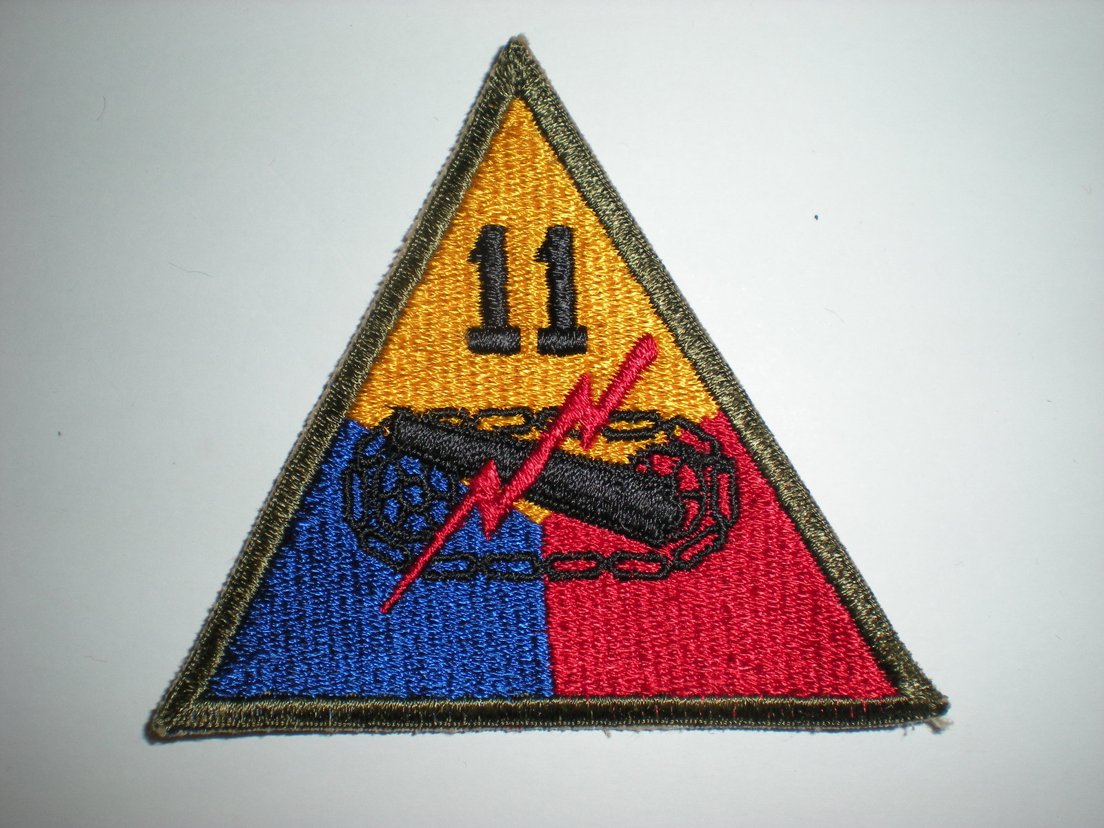 US ARMY 11TH ARMORED DIVISION PATCH - ORIGINAL WWII ERA