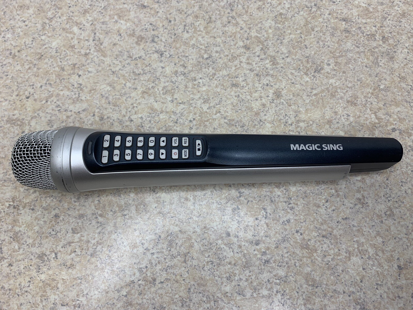 Magic Sing ET18K Portable Karaoke Microphone