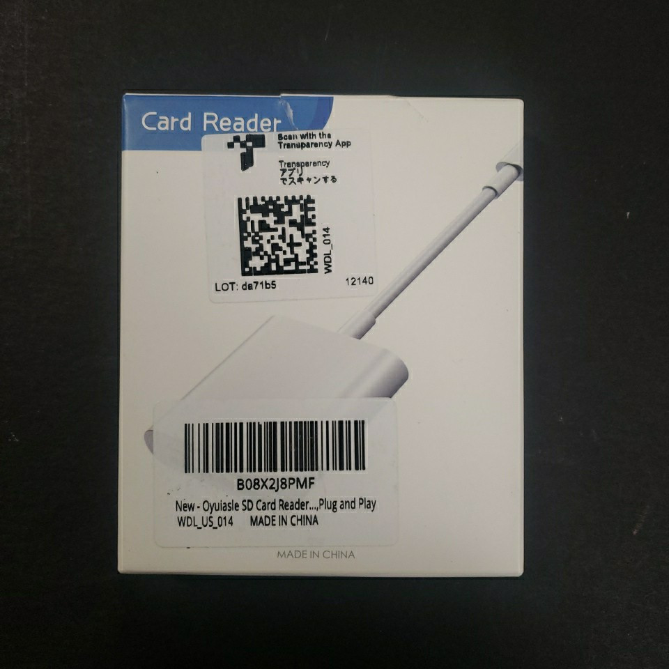 New SD Card Reader Oyuiasle iPhone iPad Plug and Play New Damaged Box