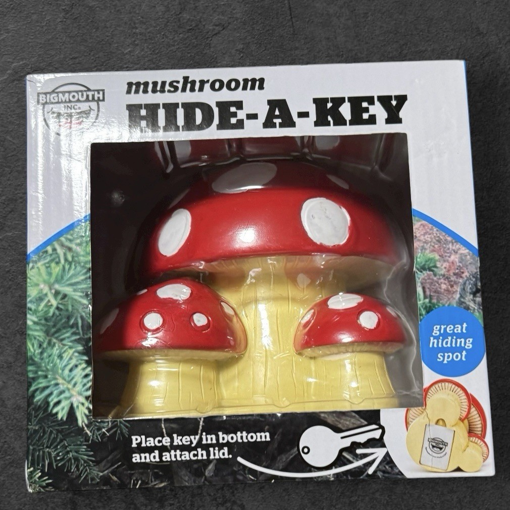 Big Mouth Garden Mushroom Hidden Hide-A-Key Box Outside Key Hider Spare - New