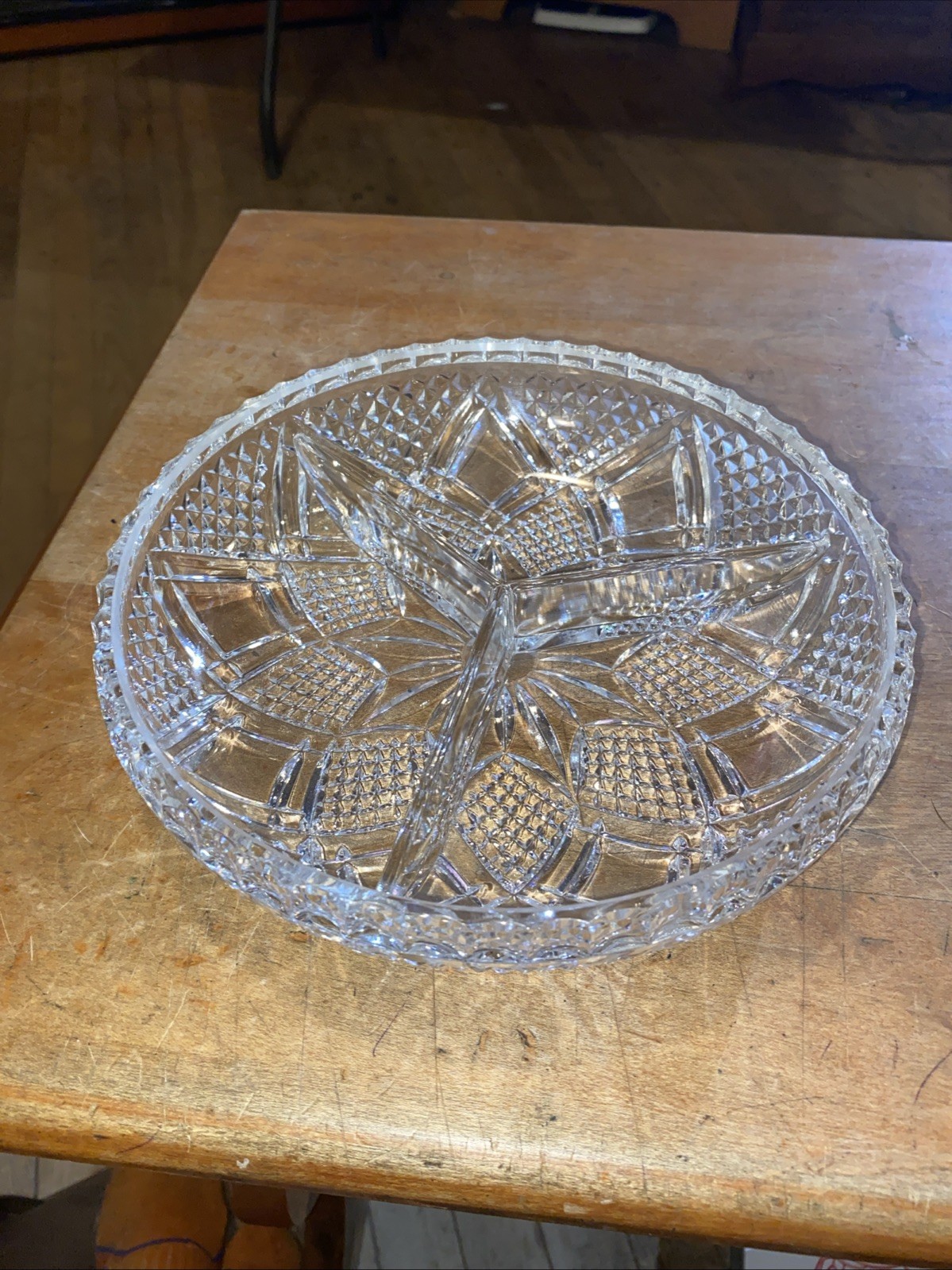 Vintage Round Traube Design Crystal Serving Dish 8” Diameter