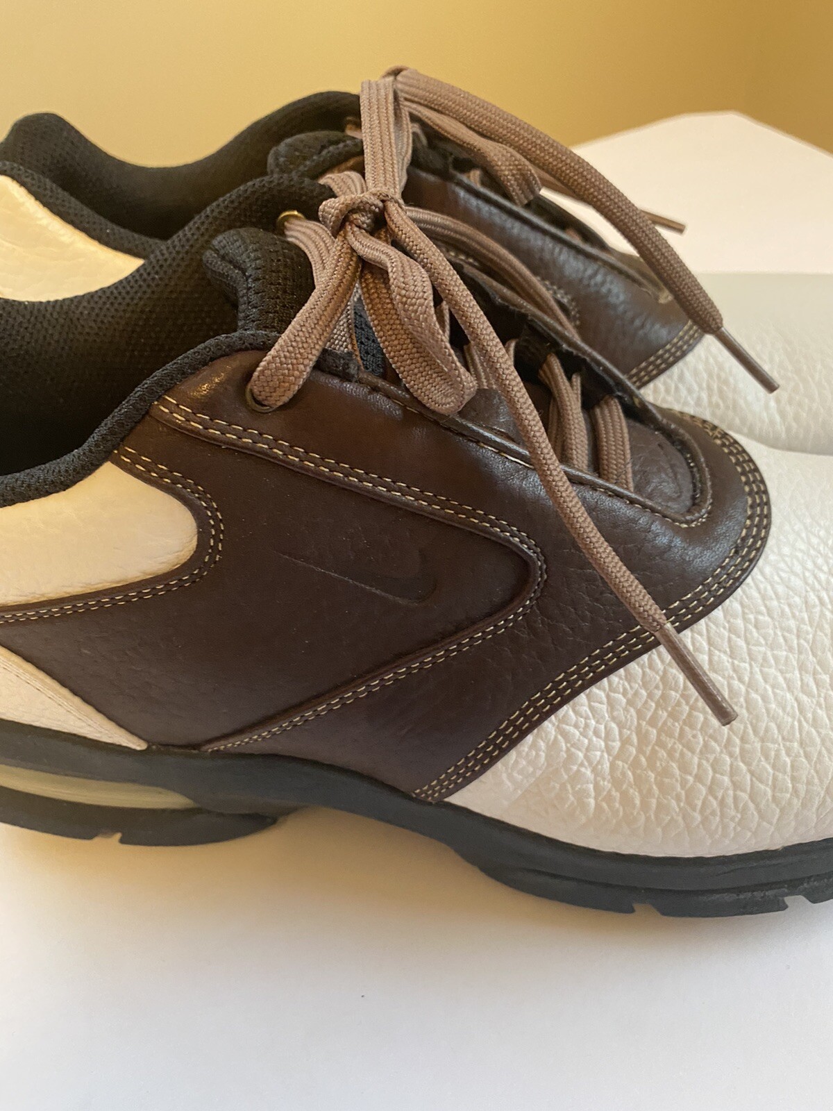 Mens Nike Performance Golf Cleats Brown/ White Size 8