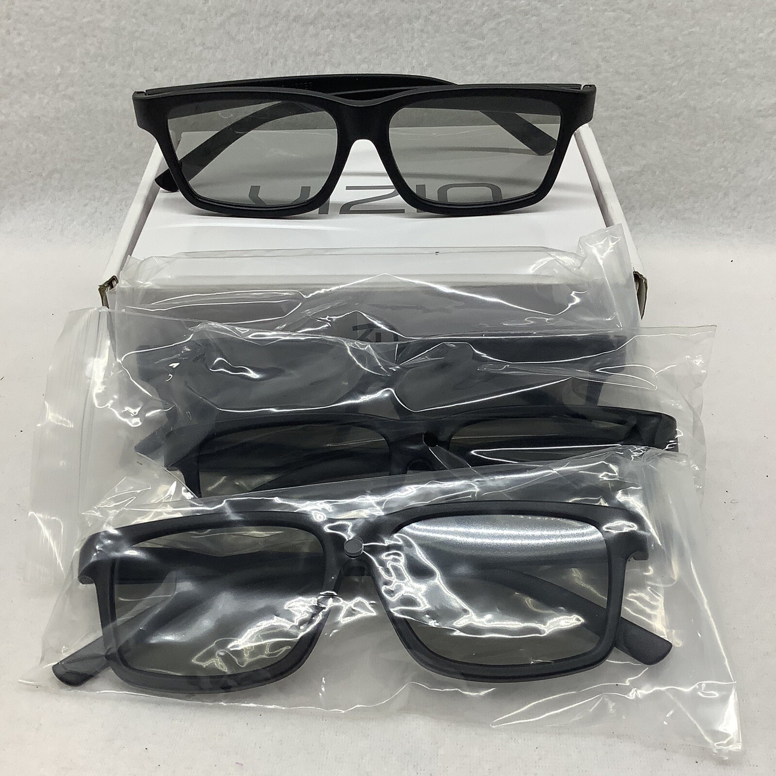 Vizio Theater 3D Glasses 4 Pair Brand New Original Open Box