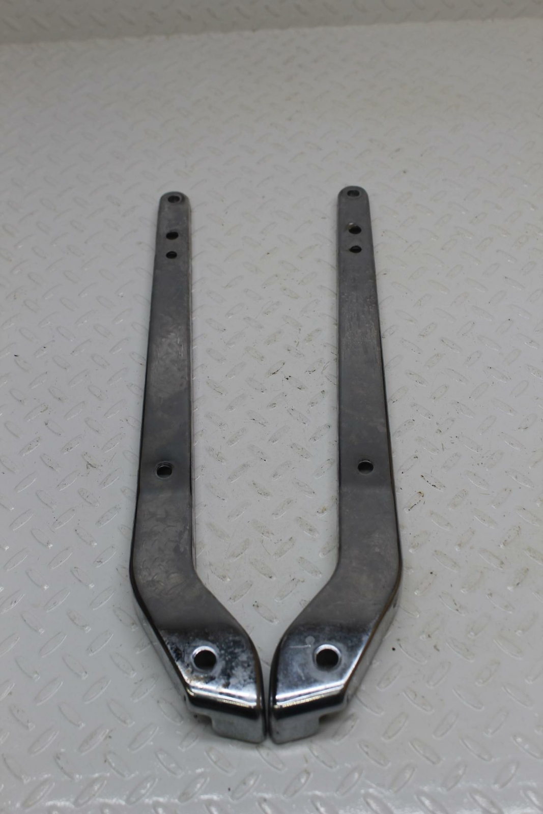 96-05 HARLEY-DAVIDSON DYNA CHROME OEM REAR PASSENGER FENDER GRAB RAIL 59893-96