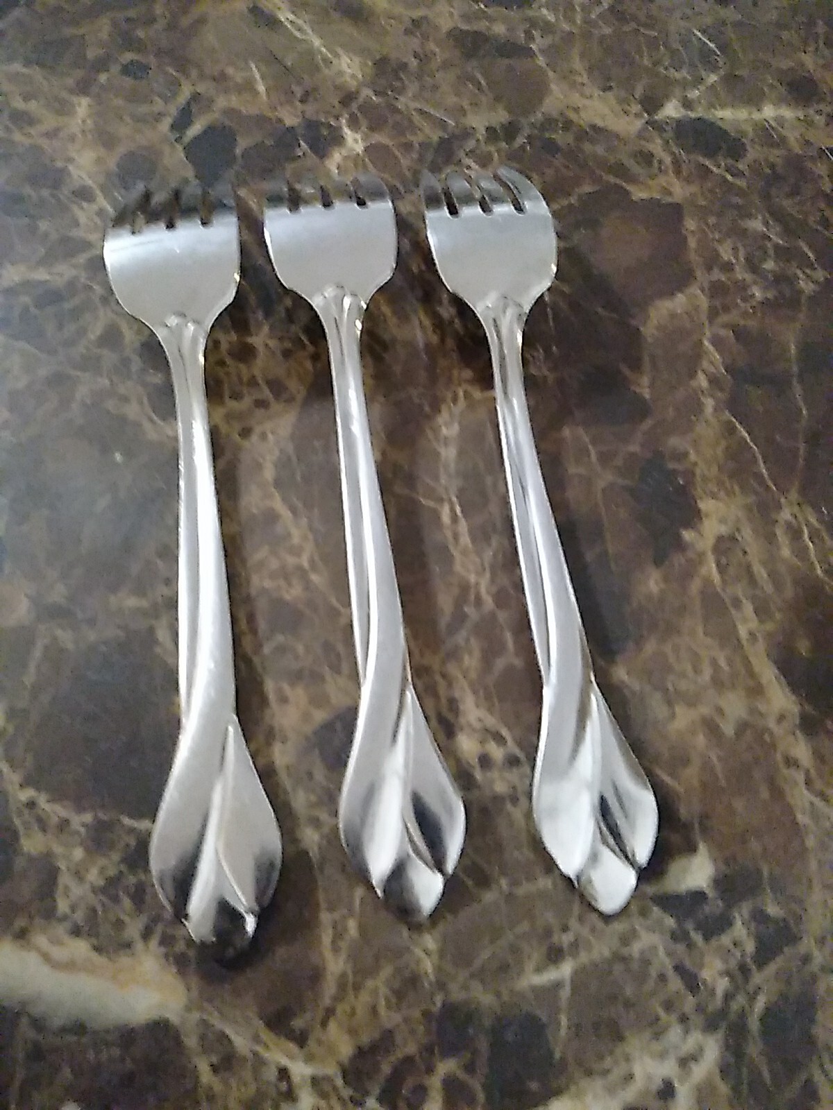 Oneida Tribeca 3 Salad Forks Glossy Stainless