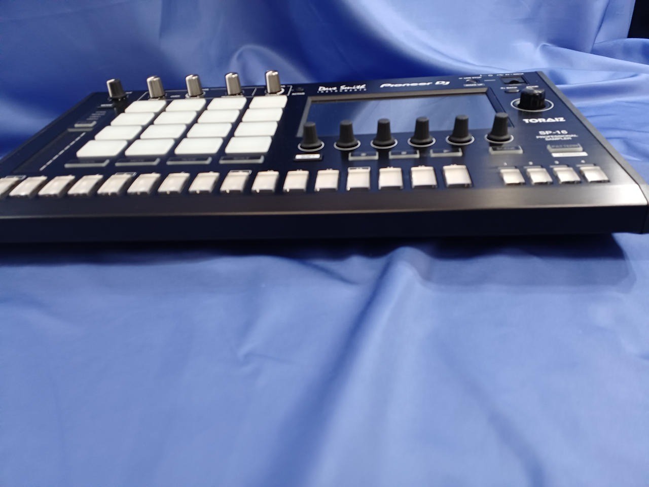 Pioneer TORAIZ SP-16 MIDI Sequencer Drum Machine