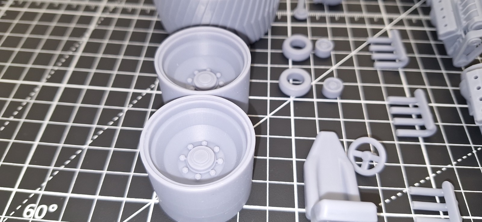 3D Printed 1:25 Scale Pulling Tractor with 5 Engines Model Kit