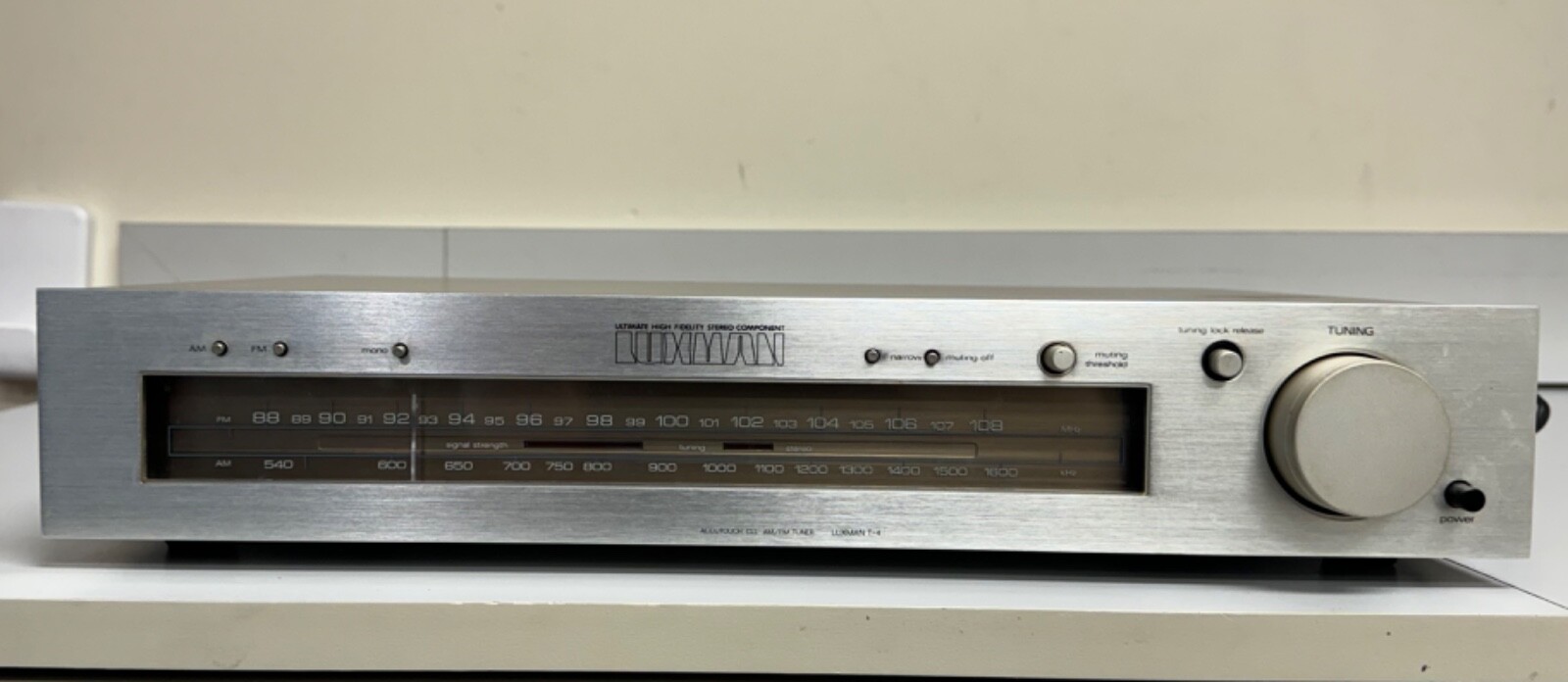 LUXMAN T4 Vintage AM/FM Tuner Pristine condition