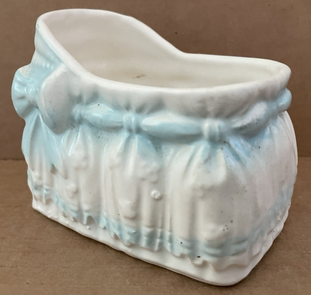 Vintage NAPCOWARE Napco Baby Bassinet BLUE Bow Planter Vase 6906