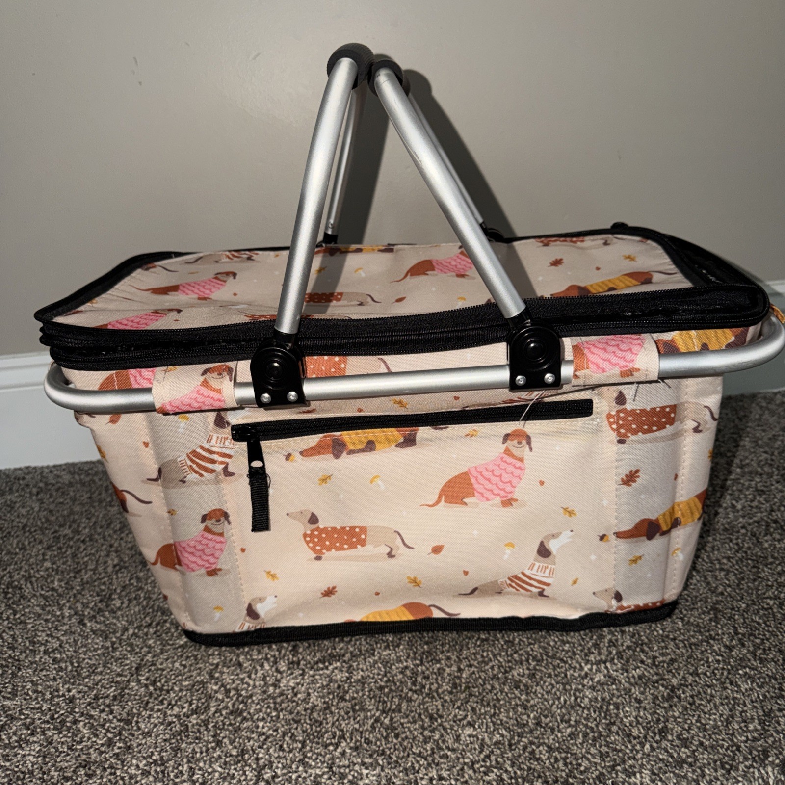 Adorable  dachshund dogs Foldable Soft Sided Basket Cooler with handles . Used