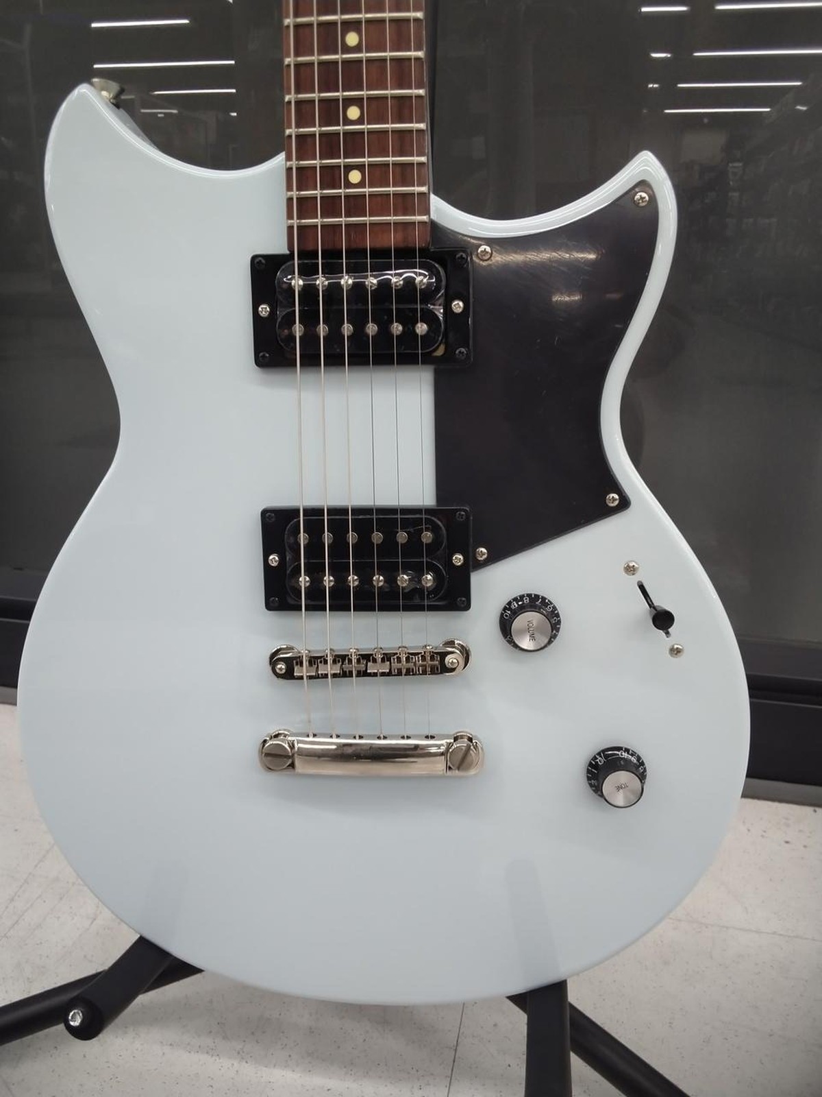 YAMAHA RS320 Used Nato body Mahogany neck Rosewood fingerboard White w/Gig case