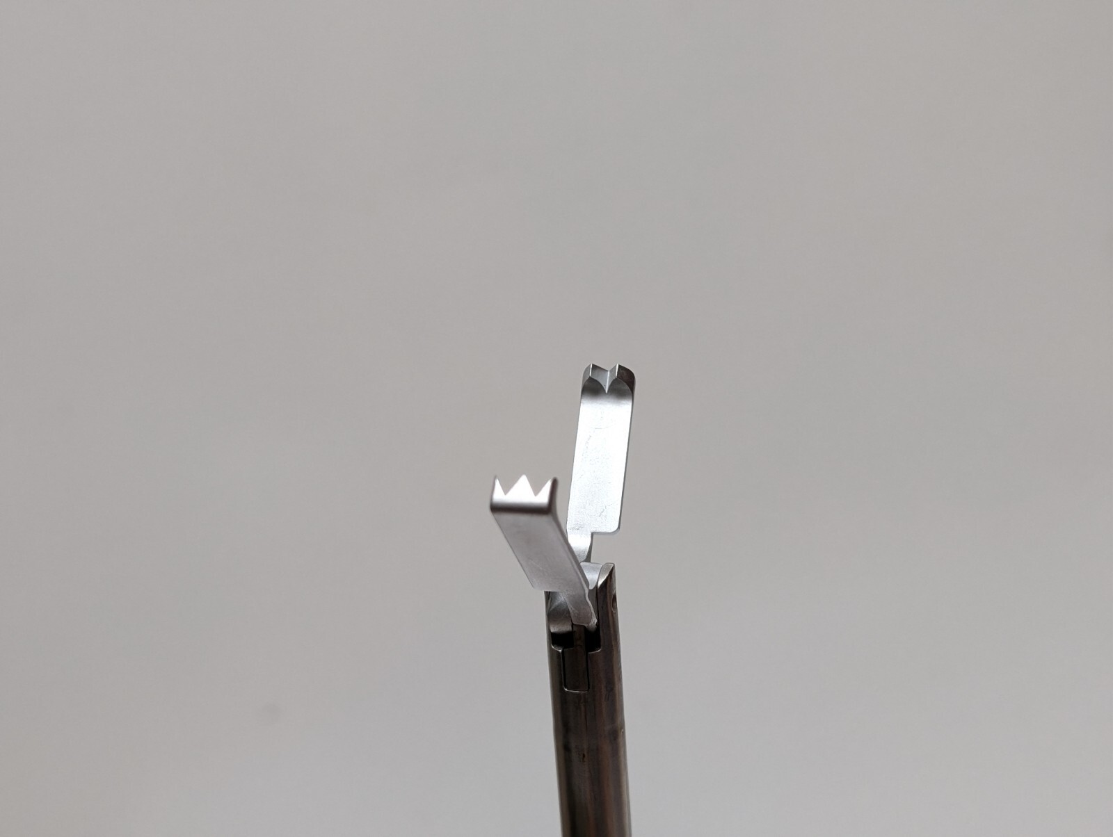 DAVOL 5875000 Grasper (USED).